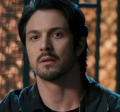 'Três Graças': Paulinho abre os olhos para Ferette e encurrala Gerluce