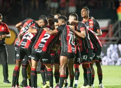 Vitória detona Abel Ferreira e relembra agressividade do treinador