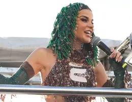 Carnaval 2026: Mari Antunes coloca o corpo para jogo com look ousado