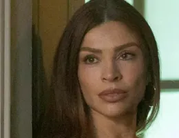 Três Graças: Arminda é expulsa de hospital e promete revanche a rival