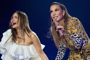 Claudia Leitte elogia Ivete Sangalo e fãs pedem paz; vídeo