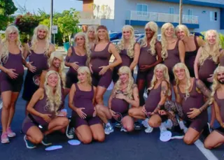 Amigos se fantasiam de Lore Improta grávida em festa de Léo Santana