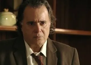 Avenida Brasil: Genésio tem morte trágica após crueldade de Carminha