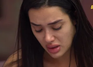 BBB 26: Jordana vira chacota ao acordar chorando: 'Virou a Samira'