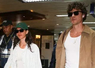 Bruna Marquezine e Shawn Mendes chegam em Salvador para o Carnaval