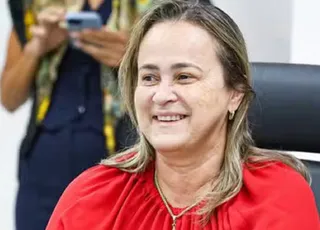 Carro da prefeita de Livramento de Nossa Senhora é alvo de tiros