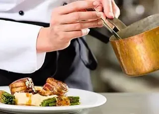 Curso de gastronomia oferece 200 vagas para cozinheiras em Salvador