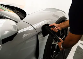 Porsche tem ponto de carregamento rápido exclusivo em Feira de Santana
