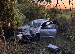 Suspeito foge, provoca acidente e escapa após perseguição na Bahia