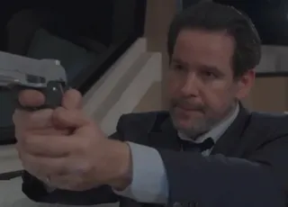 Três Graças: Ferette leva golpe e manda matar personagem importante