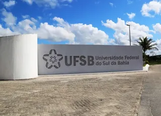Universidade na Bahia abre concurso com 25 vagas para professores