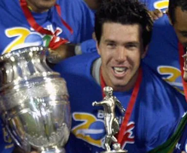 Ex-goleiro da Seleção Brasileira pode ser preso após acusação de golpe