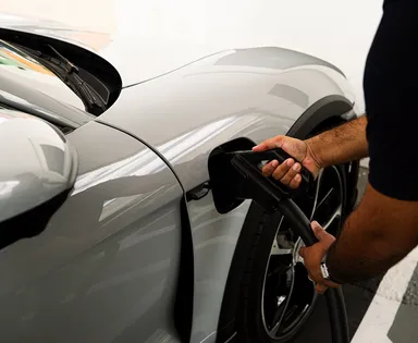 Porsche tem ponto de carregamento rápido exclusivo em Feira de Santana