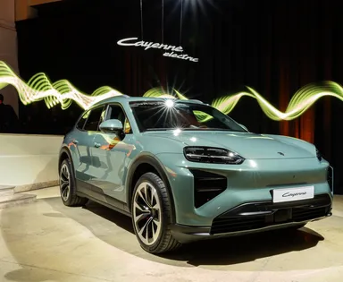 Salvador recebe avant-première do novo Porsche Cayenne Electric