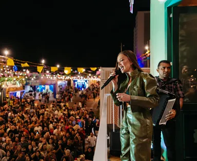 Solange Almeida faz show gratuito em Salvador neste domingo (21)