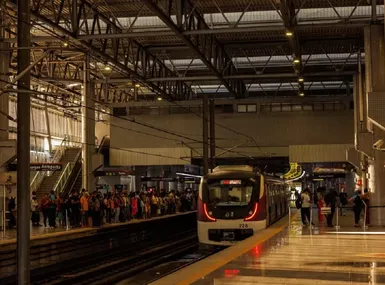 Metrô registra mais de 200 itens nos 'Achados e Perdidos' no Carnaval