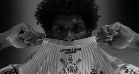 Folia de desculpas: o esporte pede perdão sem jamais se arrepender