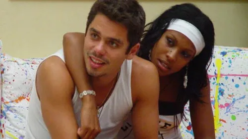 
					Além de Jonas e Jordana: participantes que balançaram o edredom no BBB
				
				