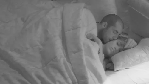 
					Além de Jonas e Jordana: participantes que balançaram o edredom no BBB
				
				