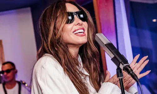 
					Alinne Rosa revela internação e desabafa sobre saúde: 'Dias difíceis'
				
				