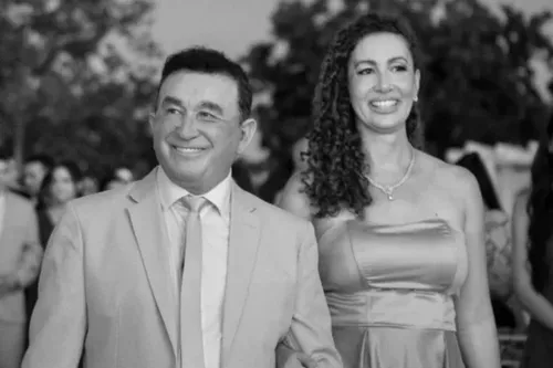 
					Amado Batista toma atitude após morte de filha aos 46 anos
				
				