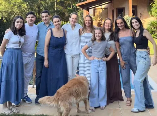 
					Amiga de infância expõe Ana Paula Renault e resposta dela surpreende
				
				