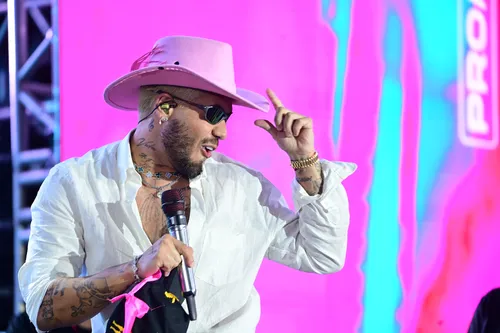 
					Zé Felipe se declara para Ana Castela em cruzeiro: 'Especial'
				
				