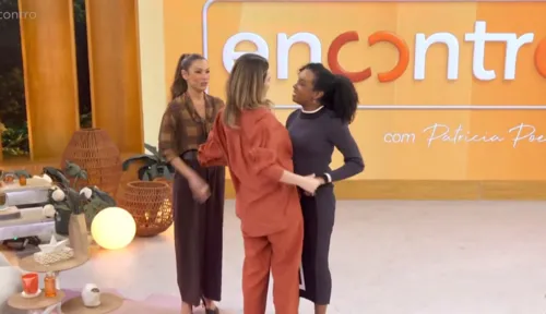 
					Ana Paula Renault cai no choro ao vivo em encontro com Thelma; vídeo
				
				