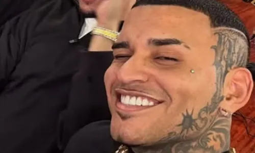 
					Anderson Neiff expõe imagens da van logo após ataque a tiros; VÍDEO
				
				