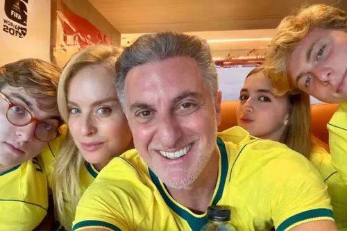
					Angélica exibe fotos inéditas dos filhos na Copa do Mundo; veja
				
				