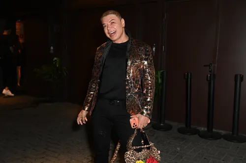 
					Anitta reúne vários famosos para comemorar aniversário; FOTOS
				
				