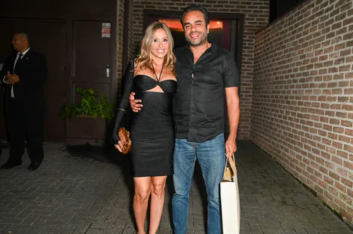 
					Anitta reúne vários famosos para comemorar aniversário; FOTOS
				
				