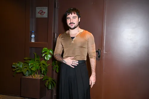 
					Anitta reúne vários famosos para comemorar aniversário; FOTOS
				
				