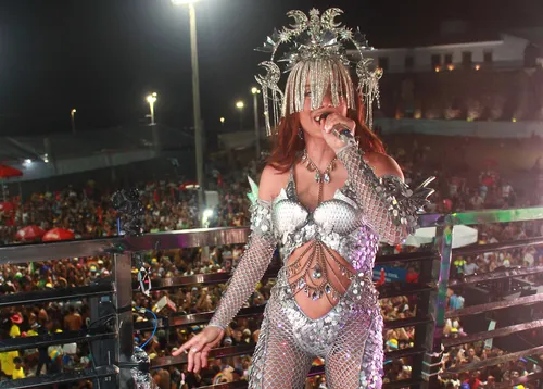 
					Após confusão, Anitta confirma ensaio de Verão em Salvador em 2027
				
				