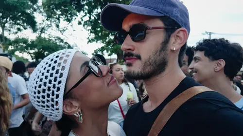 
					Atores de 'Coração Acelerado' engatam romance na vida real
				
				