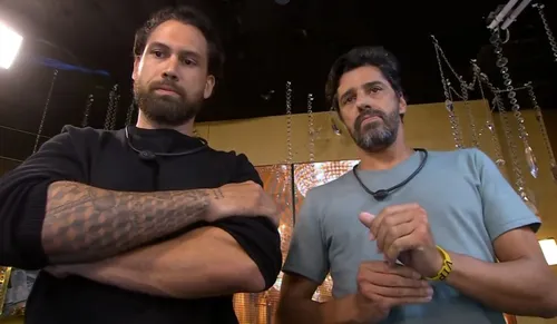 
					BBB 26: Marcelo revela informação secreta de Maxiane: 'Boca de sacola'
				
				