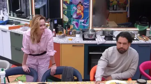 
					BBB 26: Brigido explica 'ranço' antigo de Ana Paula: 'Sou Legendário'
				
				