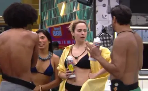 
					BBB 26: Ana Paula atiça web em novo flerte com Cowboy: 'Meu marido'
				
				