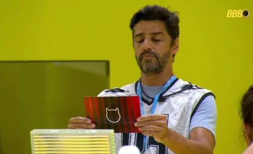 
					BBB 26: Ana Paula confronta Alberto Cowboy após Monstro: 'Tem medo?'
				
				