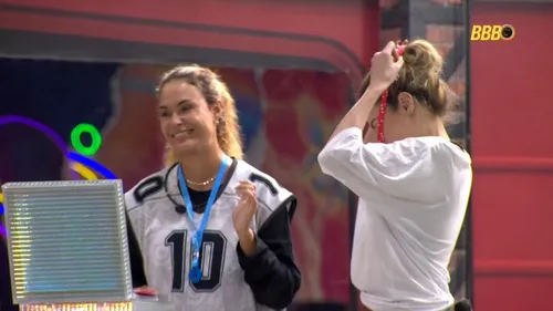 
					BBB 26: Ana Paula e Sarah trocam farpas no Monstro: 'Estamos jogando?'
				
				
