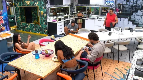 
					'BBB 26': Babu explode com Jordana e manda recado afiado
				
				