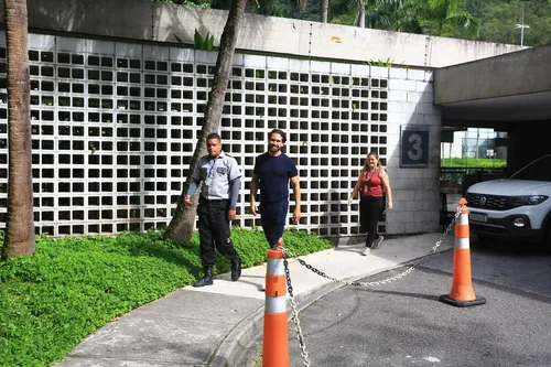 
					BBB 26: Brigido é recebido por fãs nos Estúdios Globo; FOTOS
				
				