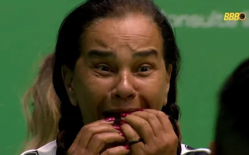 
					BBB 26: de planta a tóxica, Solange se afoga no veneno e cava a saída
				
				