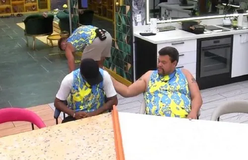 
					BBB 26: Edílson Capetinha faz desabafo após não conseguir desistir
				
				