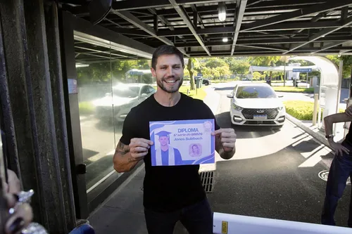 
					'BBB 26': Ana Paula Renault dá recado direto a Jonas após eliminação
				
				