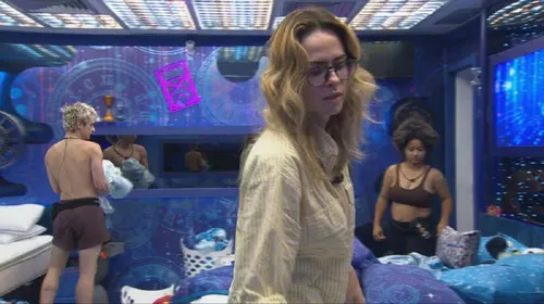 
					'BBB 26': Jordana se isola e Ana Paula dispara: 'Jogando até o fim'
				
				