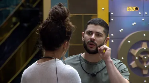 
					BBB 26: Maxiane explica como Henri Castelli caiu em mal-estar
				
				