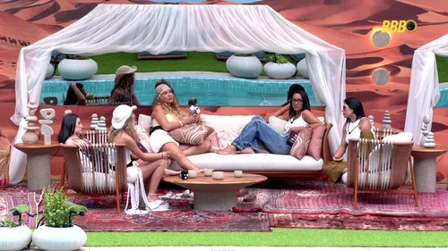 
					BBB 26: Maxiane projeta briga com Ana Paula Renault: 'Camisa de força'
				
				