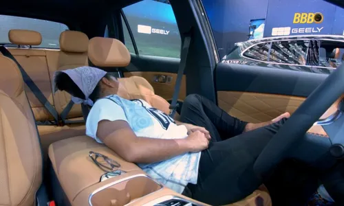 
					BBB 26: Milena passa informação para Boneco em prova e revolta Juliano
				
				