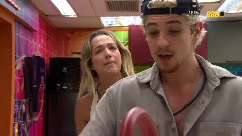 
					'BBB 26': Juliano Floss se desespera e ameaça desistir do reality
				
				